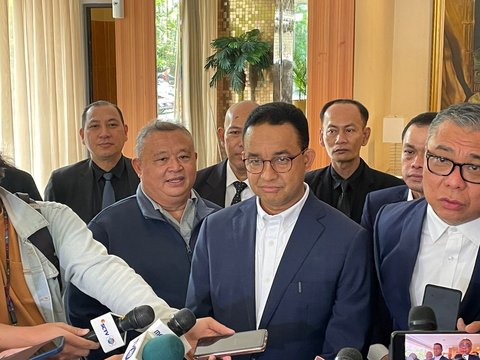Bakal calon presiden (capres) Koalisi Perubahan Anies Rasyid Baswedan atau Anies Baswedan mengaku bangga Jakarta Internasional Stadium (JIS) bakal dipakai menjadi salah satu venue ajang Internasional Piala Dunia U-17. (Liputan6.com/Fachrur Rozie)