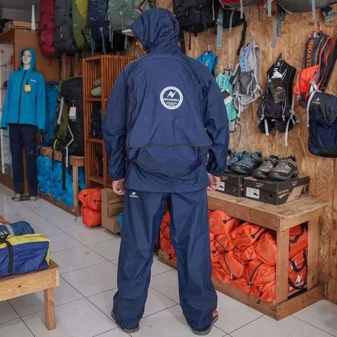 Jas Hujan Backpack Terbaik di 2024, Cek Fitur dan Harga Sesuai Kebutuhanmu