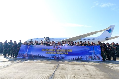 Suasana upacara pelepasan keberangkatan pasukan TNI Kontingen Patriot II ke Perancis di Lanud Halim Perdanakusuma, Jakarta, Minggu (6/7/2025).