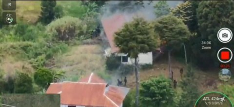 KKB bakar rumah bupati