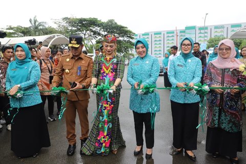 Tri Tito Resmi Buka Pameran Festival UMKM 2025 dan Pemeriksaan Kesehatan Gratis