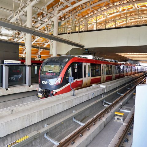 LRT Jabodebek saat libur panjang Wafat Yesus Kristus hingga Paskah (Foto: LRT Jabodebek)