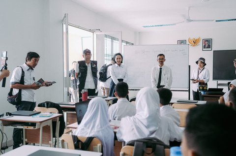 Wamen P2MI Christina Aryani bersama Wakil Menteri Sosial Agus Jabo Priyono Kunjungi Sekolah Rakyat