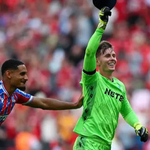 Dean Henderson, kiper Crystal Palace saat laga Community Shield melawan Liverpool di Stadion Wembley, London, Minggu (10-8-2025). (Dok. X @CPFC)