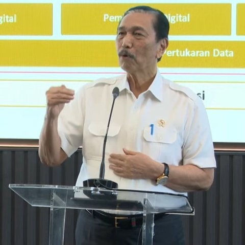 Ketua Dewan Ekonomi Nasional (DEN) Luhut Binsar Pandjaitan menginginkan family office bisa berdiri di Indonesia bulan depan. Pasalnya saat ini Indonesia dinilai sudah tertinggal dari Malaysia.