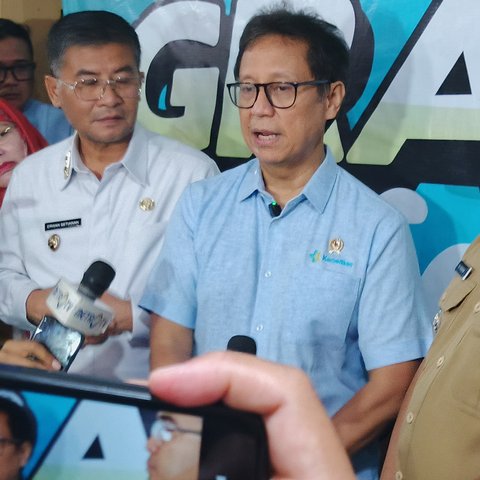 Menteri Kesehatan Budi Gunadi Sadikin saat dijumpai waratawan di SMPN 5 Bandung, pada Senin (4/8).