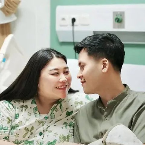 Potret Clarissa Putri Melahirkan