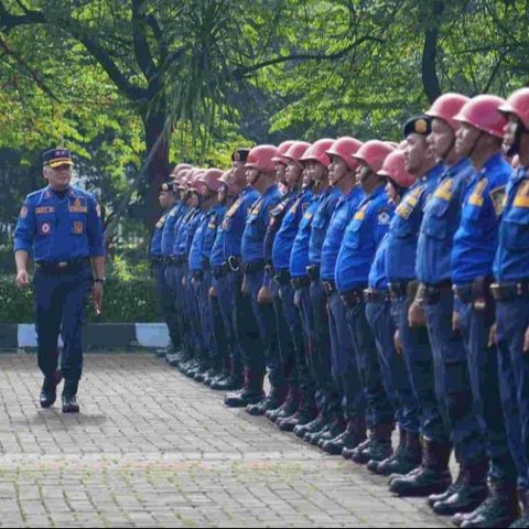 Pemerintah Provinsi DKI Jakarta membuka 1.000 lowongan Damkar DKI untuk memperkuat layanan darurat. Simak persyaratan dan jadwal lengkap pendaftarannya di sini!