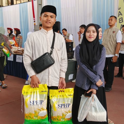 Demi Santri di Pesantren, Mukhlis Borong Sembako Murah di Mapolda Jabar