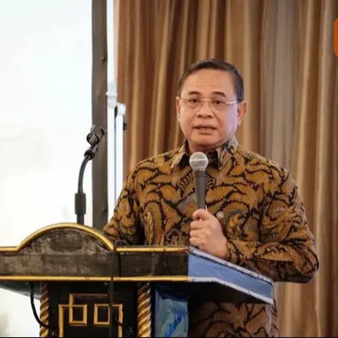 Aceng Fikri, mantan bupati Garut (2009-2013), akhirnya buka suara mengenai kegagalan nyalon lewat jalur independen atau perseorangan, pada pilkada Garut 2024. (Liputan6.com/Jayadi Supriadin)