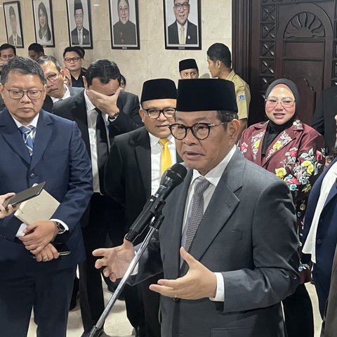 Pramono Anung di DPRD Jakarta