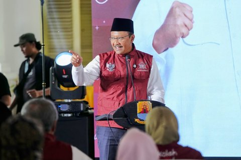 Gus Ipul dalam Acara Dialog Pilar-Pilar Sosial di Pendopo Bupati Cirebon