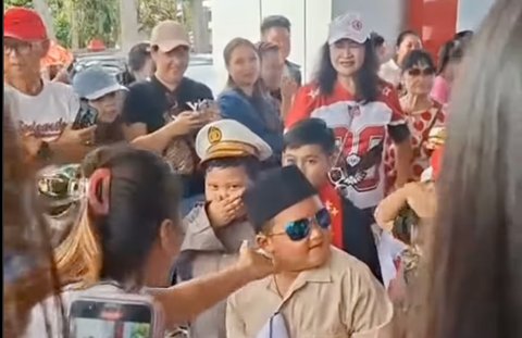 Viral Bocah 'Gemoy' Mirip Prabowo Goyang Oke Gas di Karnaval Agustusan Curi Perhatian Sekpri Presiden: Ada Kontaknya?