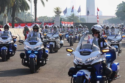 Kirab Merah Putih HUT ke-80 Republik Indonesia di Monas, Jakarta, Minggu (17/8/2025). Kirab tersebut menuju Istana Merdeka untuk pelaksanaan upacara HUT ke-80 RI dengan tema Bersatu Berdaulat, Rakyat Sejahtera, Indonesia Maju.