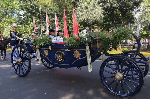 Kirab Merah Putih HUT ke-80 Republik Indonesia di Monas, Jakarta, Minggu (17/8/2025). Kirab tersebut menuju Istana Merdeka untuk pelaksanaan upacara HUT ke-80 RI dengan tema Bersatu Berdaulat, Rakyat Sejahtera, Indonesia Maju.