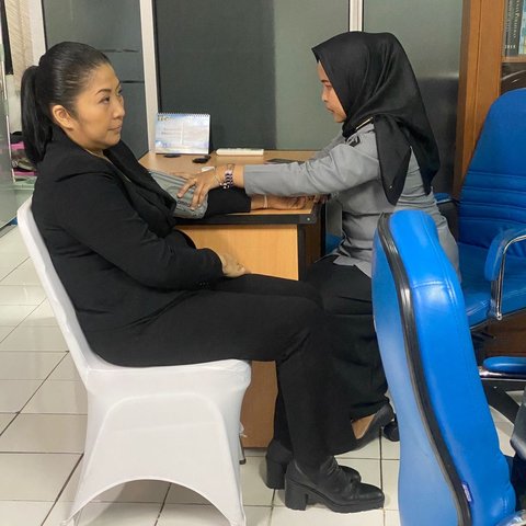 <p>Istri Ferdy Sambo, Putri Candrawathi terpidana kasus pembunuhan berencana Nofriansyah Yosua Hutabarat dieksekusi ke Lapas Perempuan Pondok Bambu, Jakarta Timur. (Foto: Humas Ditjen PAS Kemenkumham)</p>
