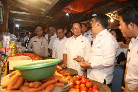 Mendagri Tito Turun Langsung Pantau Penyaluran Beras SPHP di Provinsi Banten