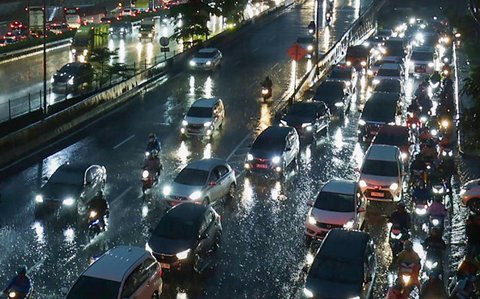 Kemacetan lalu lintas di Jalan Raya Tb.Simatupang, Jakarta, Rabu (20/08/2025).