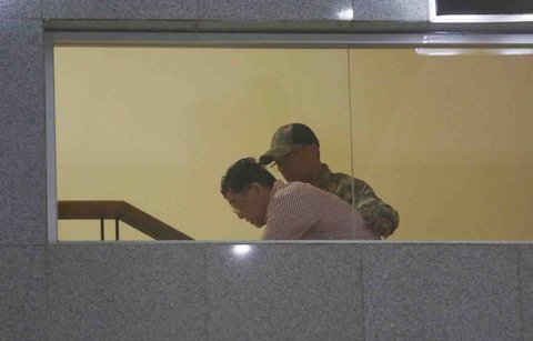 Tersangka kasus dugaan suap pemberian Izin Usaha Pertambangan (IUP) Rudy Ong Chandra  tiba untuk menjalani pemeriksaan di Gedung Merah Putih KPK, Jakarta, Kamis (21/8/2025)  malam.