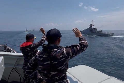 Latihan bersama Satuan Tugas ASEAN Multilateral Naval Exercise (AMNEX) 2025 di Selat Malaka, Malaysia (22/08/2025).