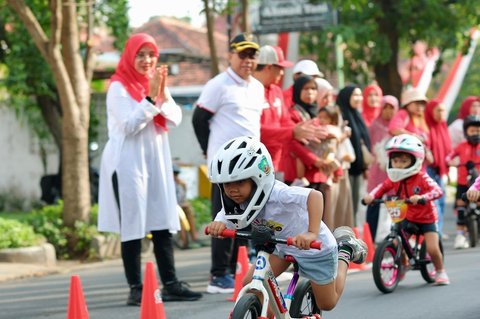Bupati Ipuk Gelar Lomba-lomba Bareng Warga di CFD