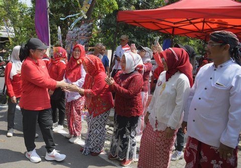 Wali kota Semarang Agustina menyapa warga Kota Semarang