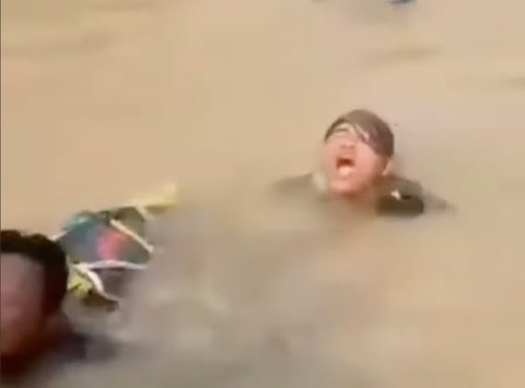 Diduga Kesurupan Pemain Kuda Lumping Kesal Tak Terima Diejek, Penonton Dikejar Sampai Kecebur Kali