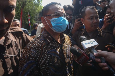 Bupati Pati Jawa Tengah, Sudewo memenuhi panggilan KPK untuk jalani pemeriksaan sebagai saksi kasus deugaan korupsi pengadaan pembangunan jalur kereta api di Wilayah Jawa Tengah/Solo Balapan pada lingkungan Direktorat Jenderal Perkeretaapian Kementerian Perhubungan (DJKA Kemenhub), di Gedung Merah Putih KPK RI, Jakarta, Rabu (27/8/2025)