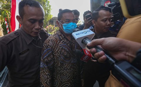 Bupati Pati Jawa Tengah, Sudewo memenuhi panggilan KPK untuk jalani pemeriksaan sebagai saksi kasus deugaan korupsi pengadaan pembangunan jalur kereta api di Wilayah Jawa Tengah/Solo Balapan pada lingkungan Direktorat Jenderal Perkeretaapian Kementerian Perhubungan (DJKA Kemenhub), di Gedung Merah Putih KPK RI, Jakarta, Rabu (27/8/2025)