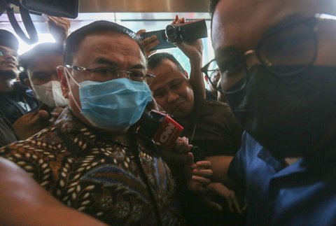 Bupati Pati Jawa Tengah, Sudewo memenuhi panggilan KPK untuk jalani pemeriksaan sebagai saksi kasus deugaan korupsi pengadaan pembangunan jalur kereta api di Wilayah Jawa Tengah/Solo Balapan pada lingkungan Direktorat Jenderal Perkeretaapian Kementerian Perhubungan (DJKA Kemenhub), di Gedung Merah Putih KPK RI, Jakarta, Rabu (27/8/2025)