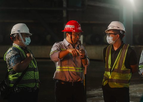 Direktur Harita Nickel bidang Kesehatan, Keselamatan Kerja dan Lingkungan<br />Tonny Gultom Harita Hackel saat memberikan penjelasan pengolahan nikel Harita Nickel di Pulau Obi, Maluku Utara (22/08/2025).