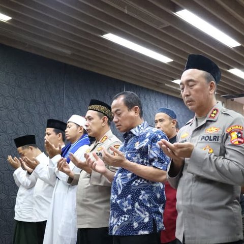 Divhumas Polri Gelar Salat Gaib untuk Almarhum Affan Kurniawan