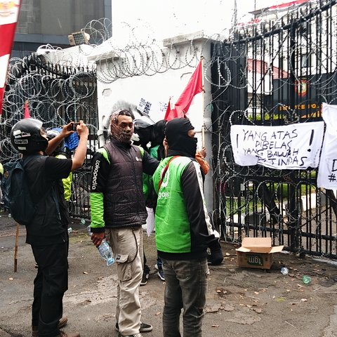 Demo Ojol dan Mahasiswa di DPRD Jabar