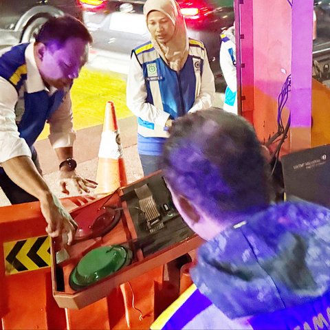 Imbas Demo, Jasa Marga Tutup Sementara Beberapa GT Cawang&ndash;Tomang&ndash;Pluit dan Sampaikan Permohonan Maaf