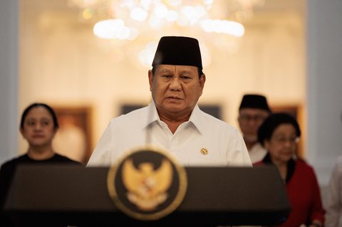 Presiden Prabowo Subianto menyampaikan keterangan pers di Istana Merdeka, Jakarta, Minggu (31/8/2025)