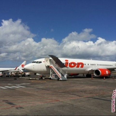 Manajemen Lion Air Group menjelaskan kronologi insiden ancaman bom Lion Air JT-308 rute Jakarta-Kualanamu. Apa yang sebenarnya terjadi di dalam pesawat?
