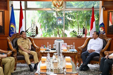 Mendagri Muhammad Tito Karnavian Bertemu Mendukbangga/Kepala BKKBN, Wihaji