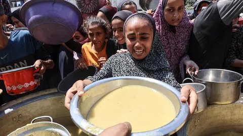 Saat ini, situasi terus memburuk. Berbagai laporan menunjukkan lonjakan signifikan jumlah anak-anak yang mengalami kekurangan gizi akut, sebagian besar di antaranya tidak memiliki akses peraw