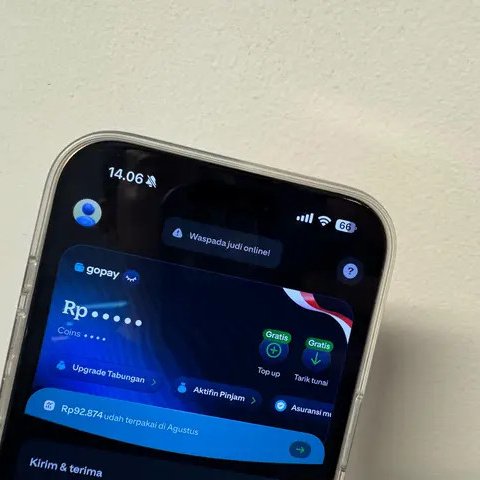 Pembayaran MRT Jakarta menggunakan QRIS Tap Gopay (Foto: Gopay).