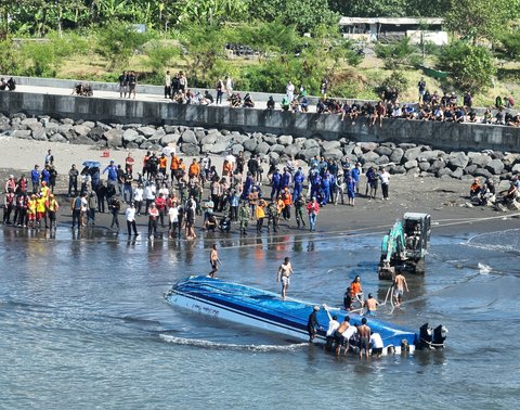 kapal dolphin cruise