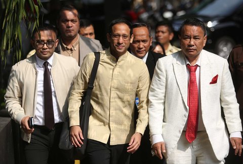 Mantan Menteri Pendidikan, Kebudayaan, Riset, dan Teknologi (Mendikbudristek) Nadiem Anwar Makarim saat  memenuhi panggilan KPK di Gedung KPK, Jakarta, Kamis (07/08/2025).