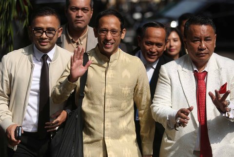 Mantan Menteri Pendidikan, Kebudayaan, Riset, dan Teknologi (Mendikbudristek) Nadiem Anwar Makarim saat  memenuhi panggilan KPK di Gedung KPK, Jakarta, Kamis (07/08/2025).