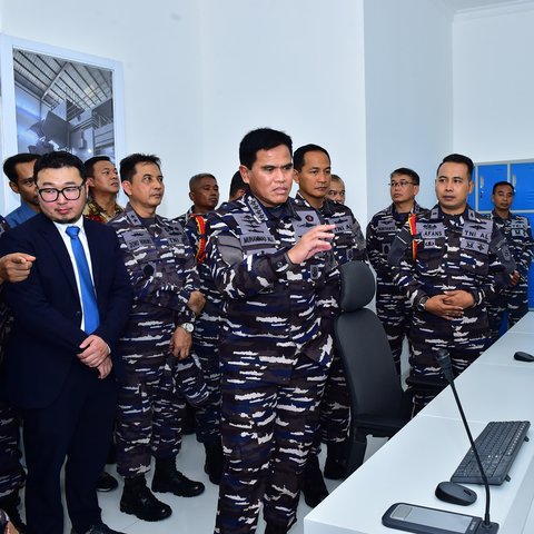 <p>Kepala Staf Angkatan Laut (Kasal) Laksamana TNI Dr. Muhammad Ali meresmikan Gedung Damage Control Simulator (DCS) bertempat di Komando Latihan (Kolat) Komando Armada II, Surabaya, Sabtu (24/2) (Istimewa)</p>