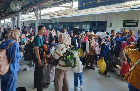 KAI siapkan 7.152 kursi per hari dalam 16 perjalanan tambahan sambut long weekend Mei dan Idul Adha 2025. (dok. KAI)