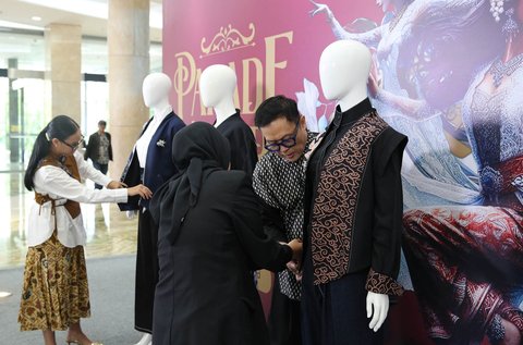 Penjurian Anugrah Tata Wastra 2025 saat keguiatan Parade Wastra Nusantara 2025 di Kota Kasablanka, Jakarta. Jumat (08/08/2025). <br />Fimela.com/ Adrian Putra