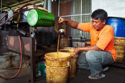 Petasol yang dihasilkan daru sampah plastik di Pekanbaru, Riau, Jmuat (08/08/2025).
