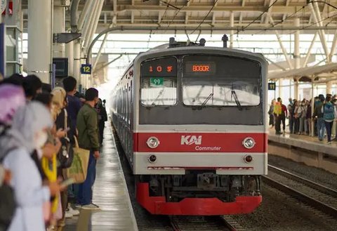 PT Kereta Commuter Indonesia (KCI) atau KAI Commuter mencatat lonjakan penumpang KRL Commuter Line Jabodetabek. (Foto: KAI)