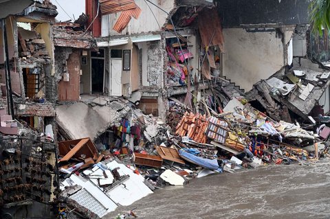 Rumah yang rusak dan roboh akibat banjir di Denpasar, Bali, Rabu (10/09/2025).