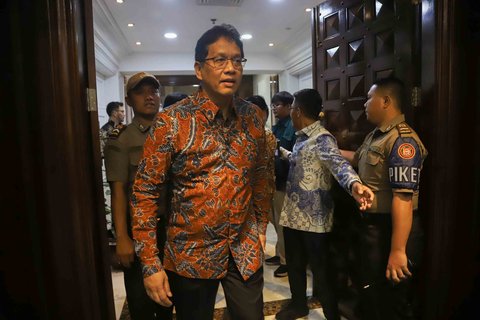 Menteri Keuangan Purbaya Yudhi Sadewa sebelum mengikuti rapat kerja di Kompleks Parlemen, Senayan, Jakarta, Rabu (10/9/2025).