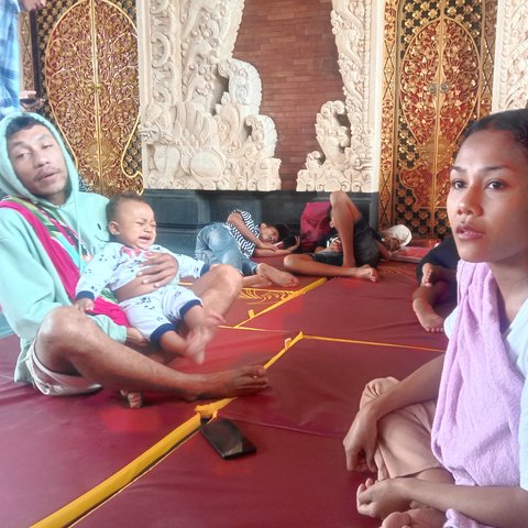 Ditinggal Banjir Tanpa Barang, Keluarga Riki Mengungsi dengan Bayi yang Masih Merah